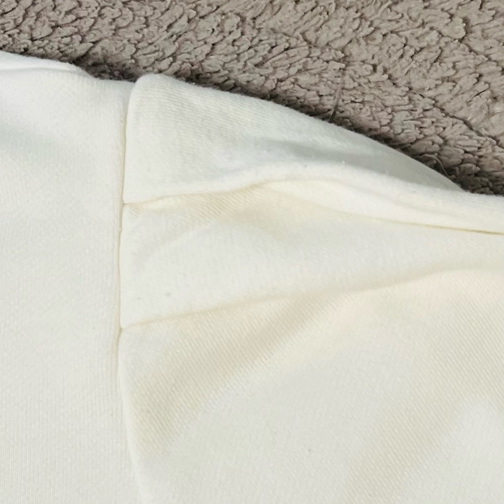 E’tica ivory puff sleeve sweatshirt - Picture 6 of 7